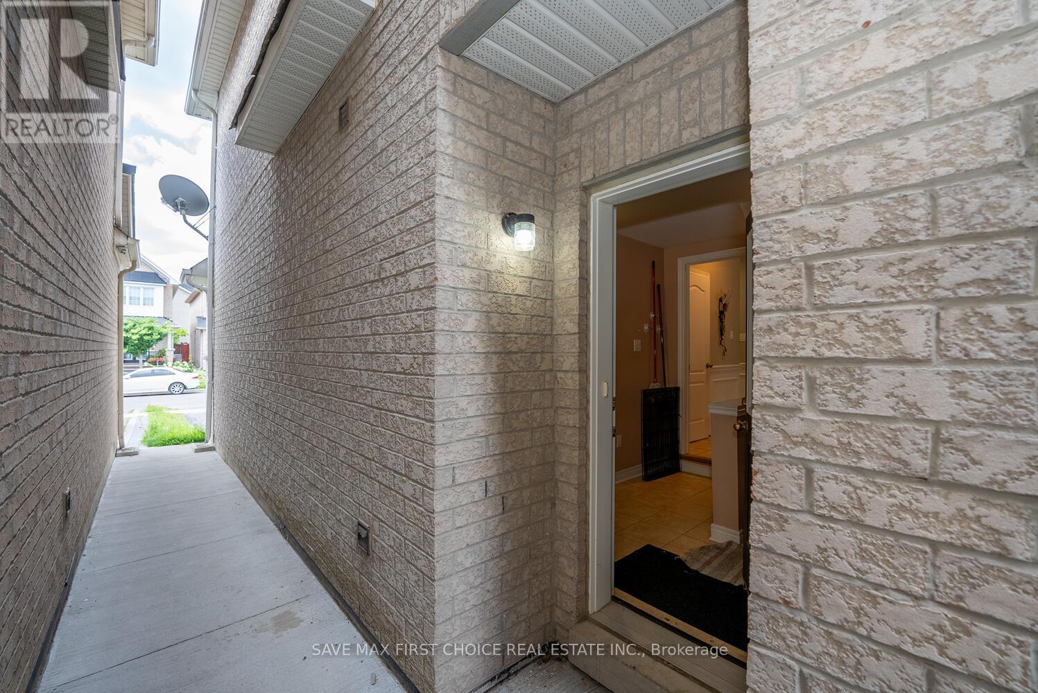 30 Cedarsprings Way, Brampton, Ontario  L6R 0Y2 - Photo 34 - W12311841