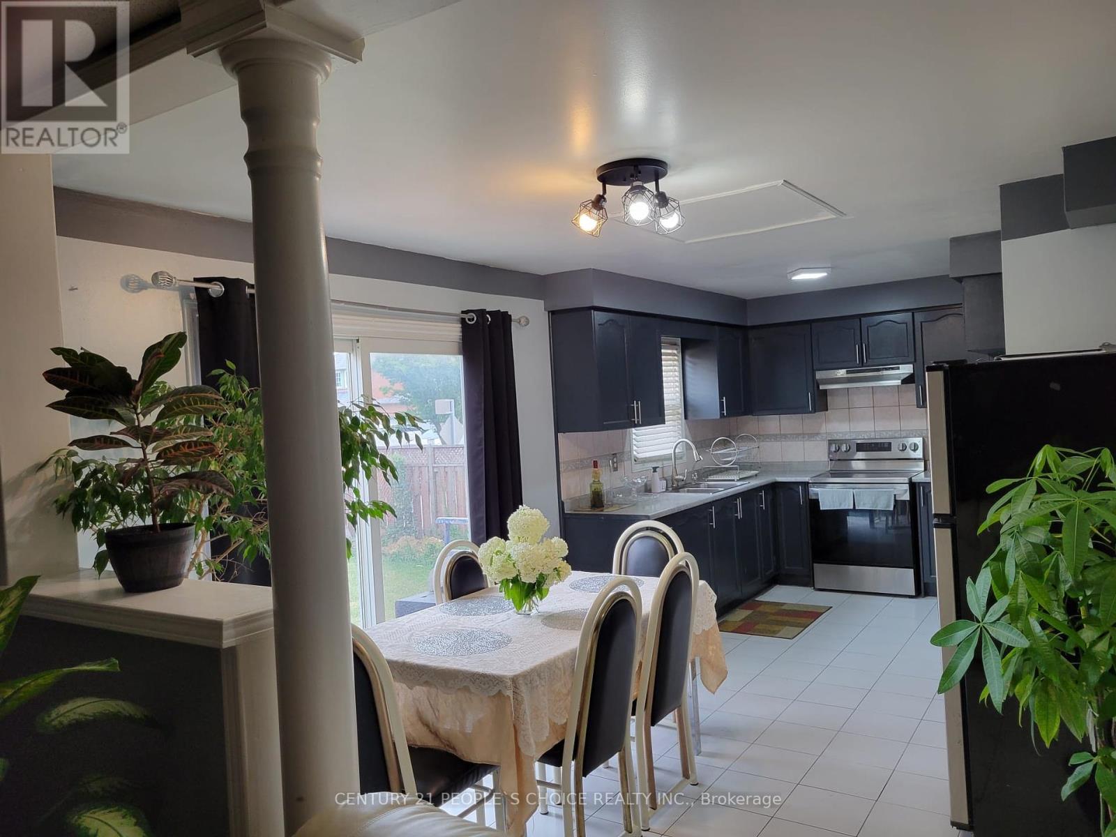 Property at 164 CINRICKBAR DRIVE image 4