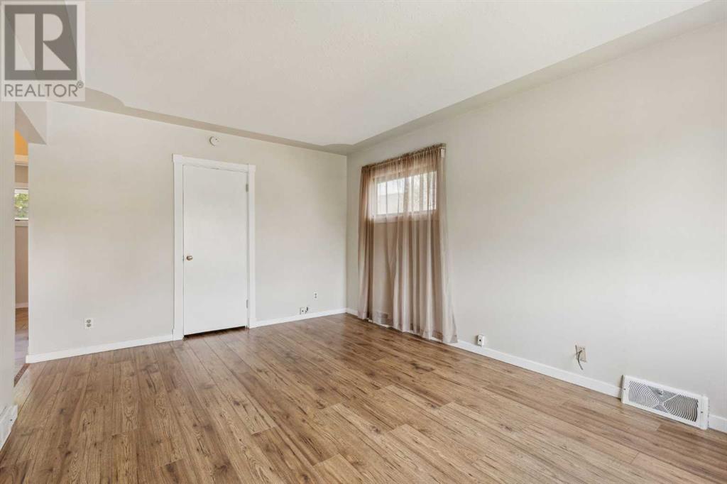 Property at 211 31 Avenue NE image 5