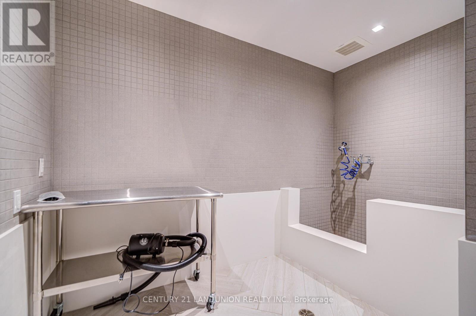 512 - 1285 Queen Street E, Toronto, Ontario  M4L 1C2 - Photo 34 - E12311837