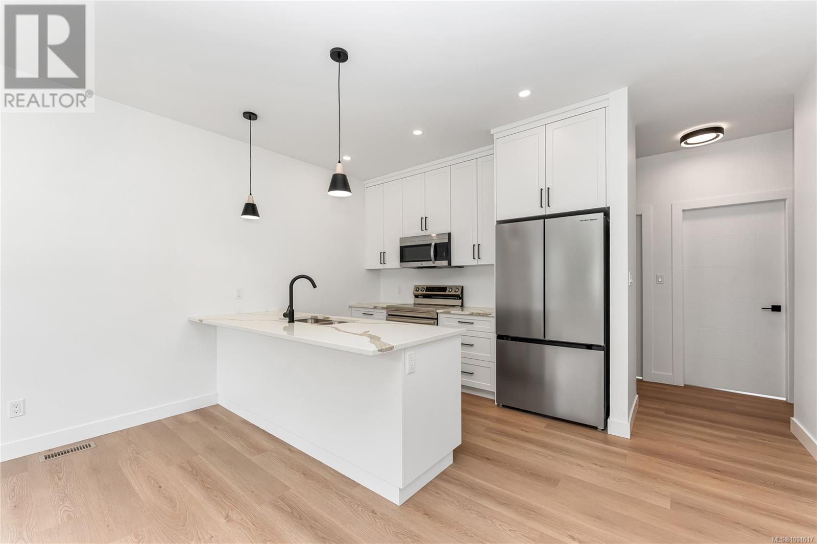A 122 Plante Cres, Lake Cowichan, British Columbia  V0R 2G0 - Photo 4 - 1001617
