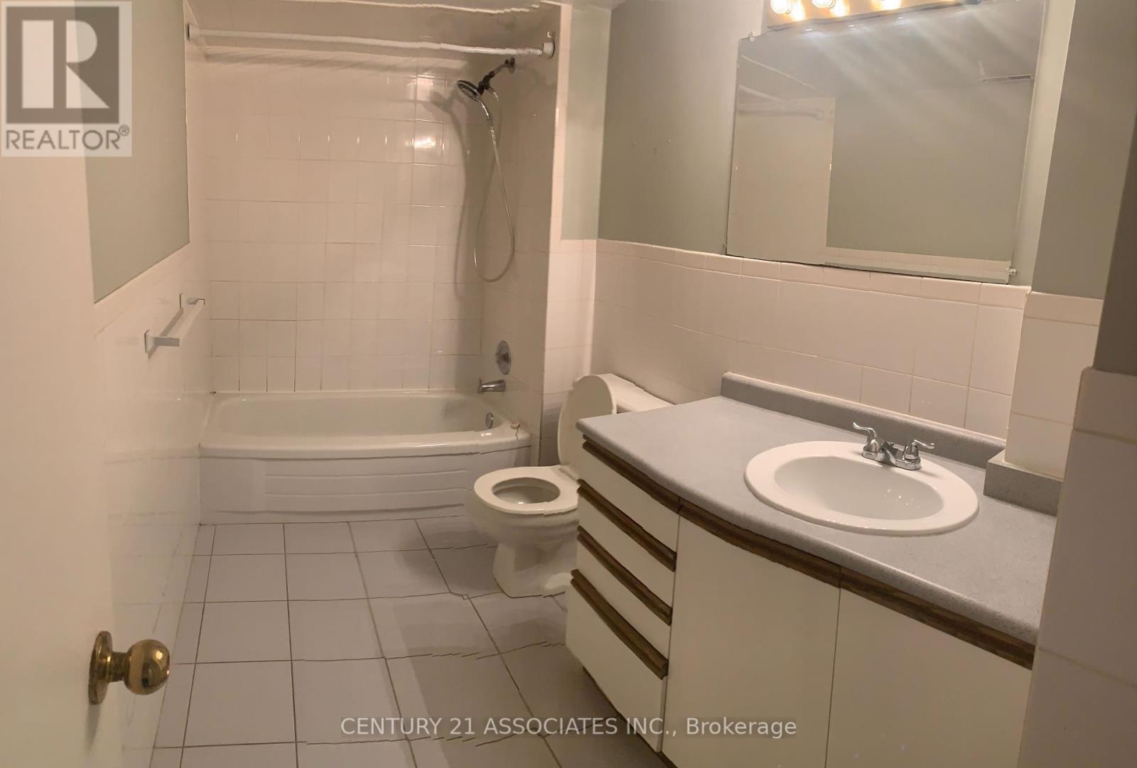 3114 Innisdale Road, Mississauga, Ontario  L5N 6P2 - Photo 8 - W12311900