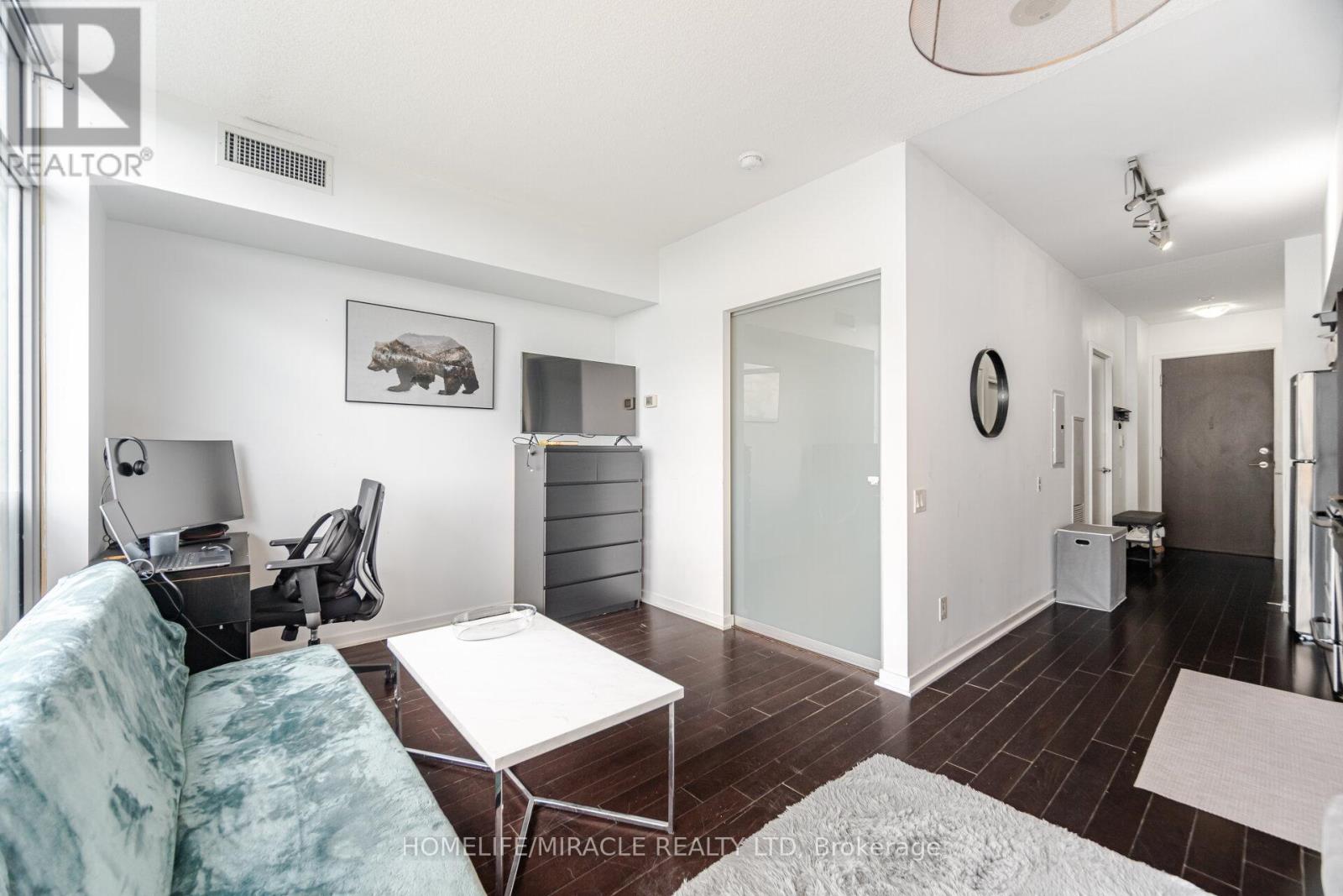 2413 - 105 The Queensway Avenue, Toronto, Ontario  M6S 5B5 - Photo 15 - W12311922