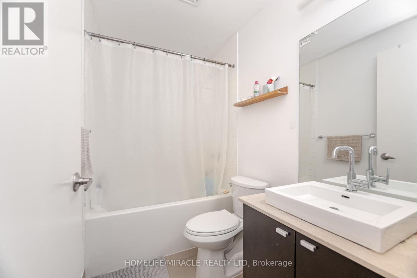 2413 - 105 The Queensway Avenue, Toronto, Ontario  M6S 5B5 - Photo 19 - W12311922