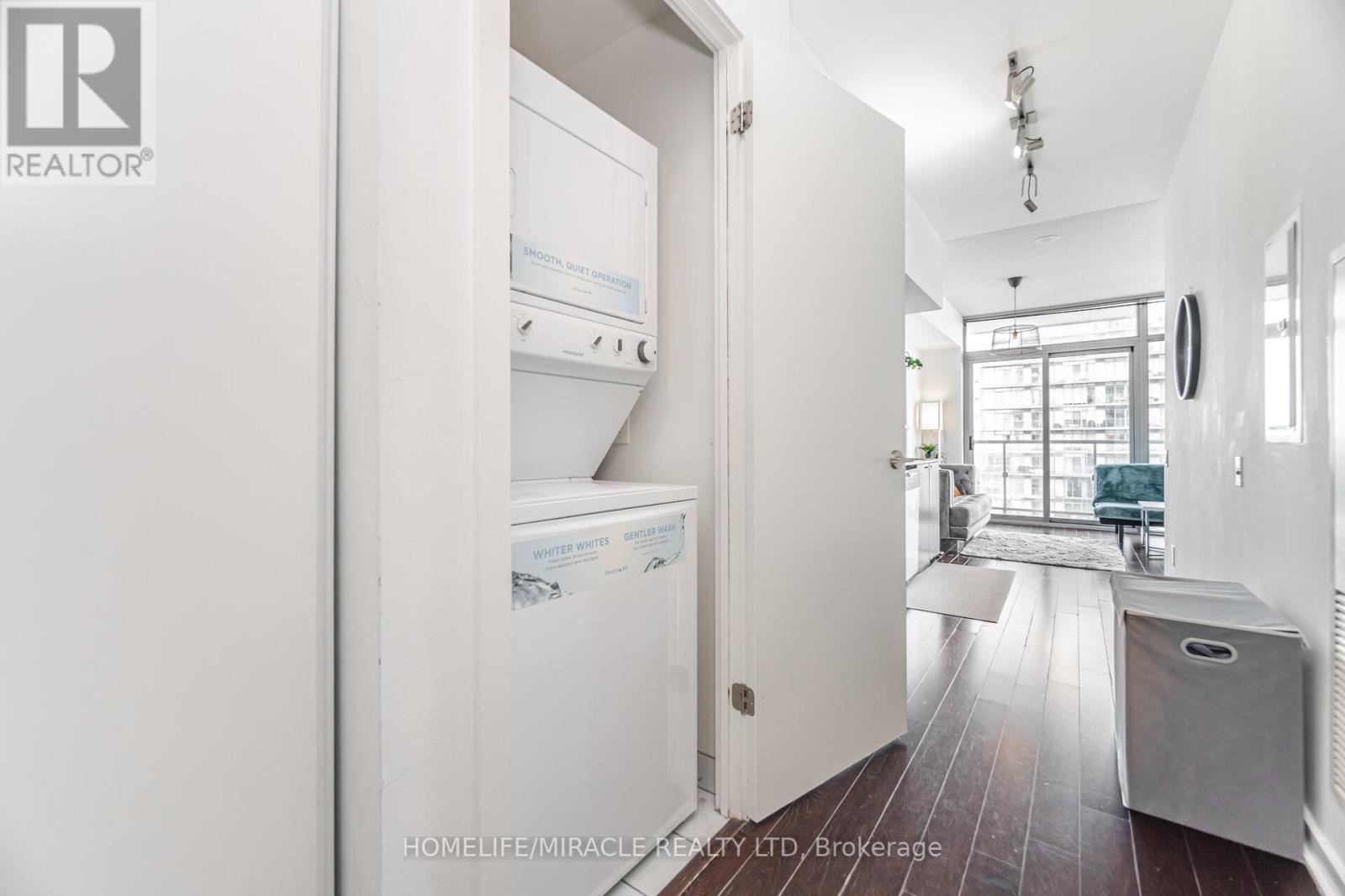 2413 - 105 The Queensway Avenue, Toronto, Ontario  M6S 5B5 - Photo 20 - W12311922