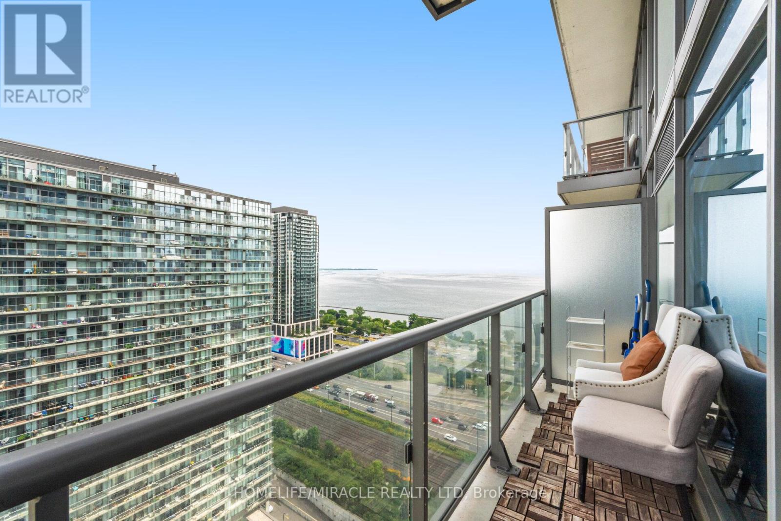 2413 - 105 The Queensway Avenue, Toronto, Ontario  M6S 5B5 - Photo 21 - W12311922