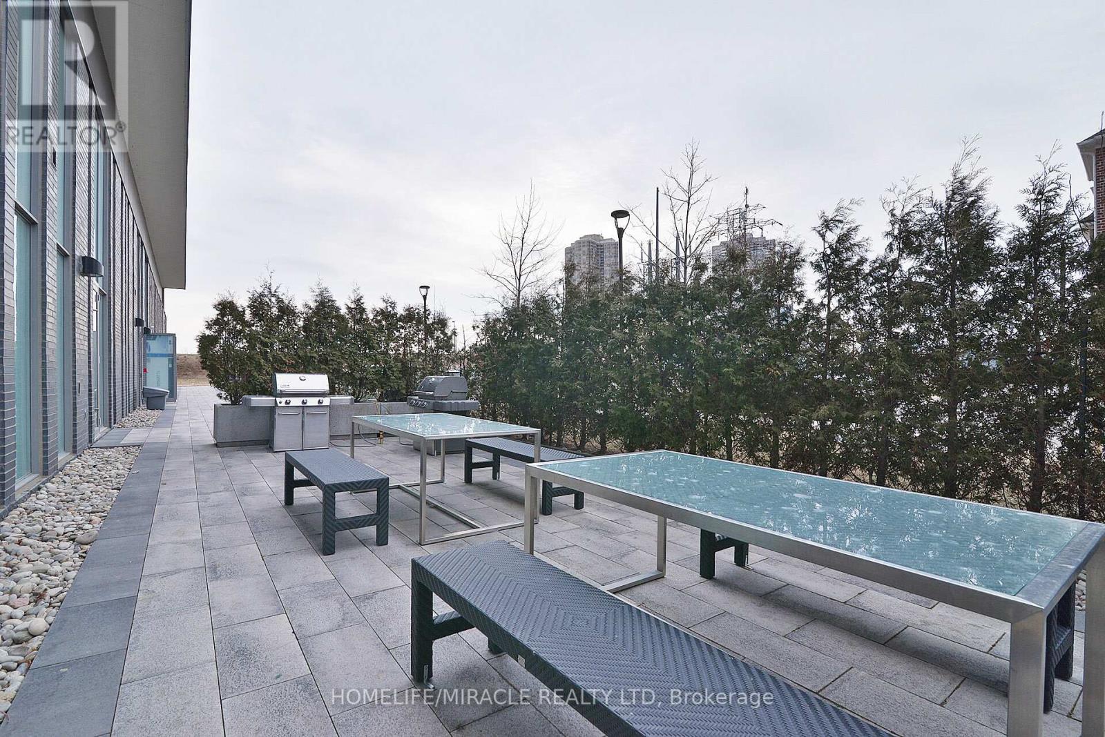 2413 - 105 The Queensway Avenue, Toronto, Ontario  M6S 5B5 - Photo 31 - W12311922