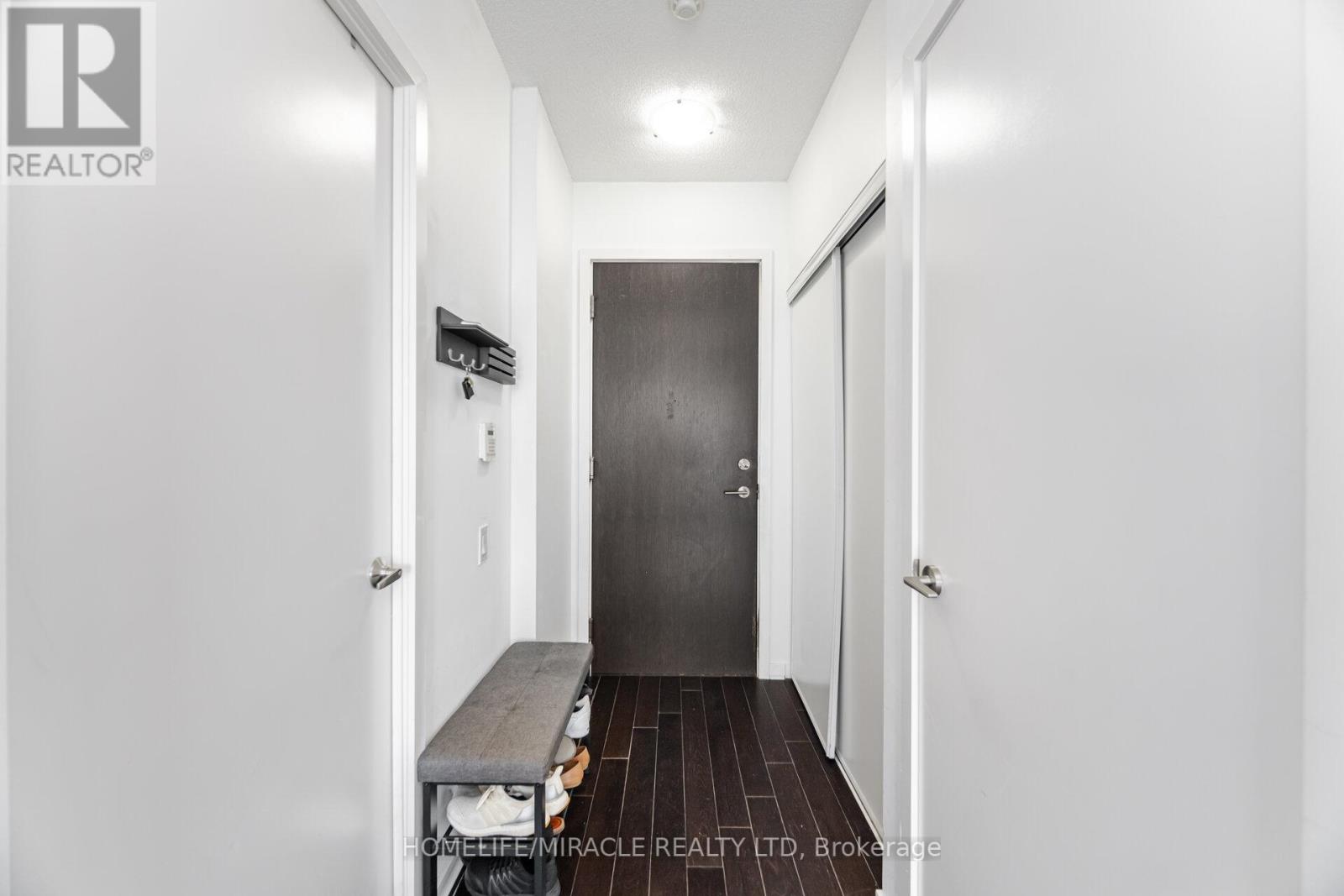 2413 - 105 The Queensway Avenue, Toronto, Ontario  M6S 5B5 - Photo 7 - W12311922