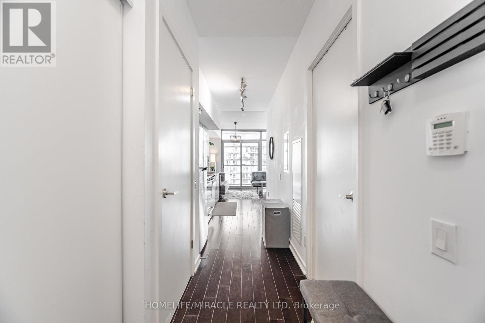 2413 - 105 The Queensway Avenue, Toronto, Ontario  M6S 5B5 - Photo 8 - W12311922