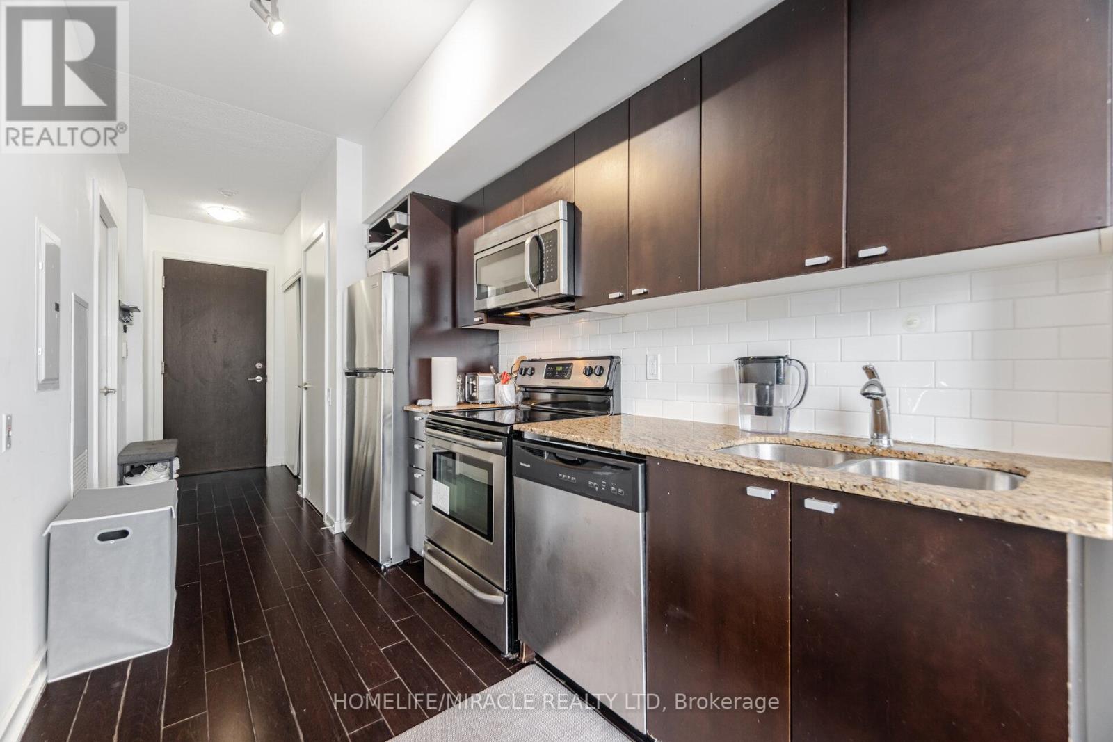 2413 - 105 The Queensway Avenue, Toronto, Ontario  M6S 5B5 - Photo 9 - W12311922