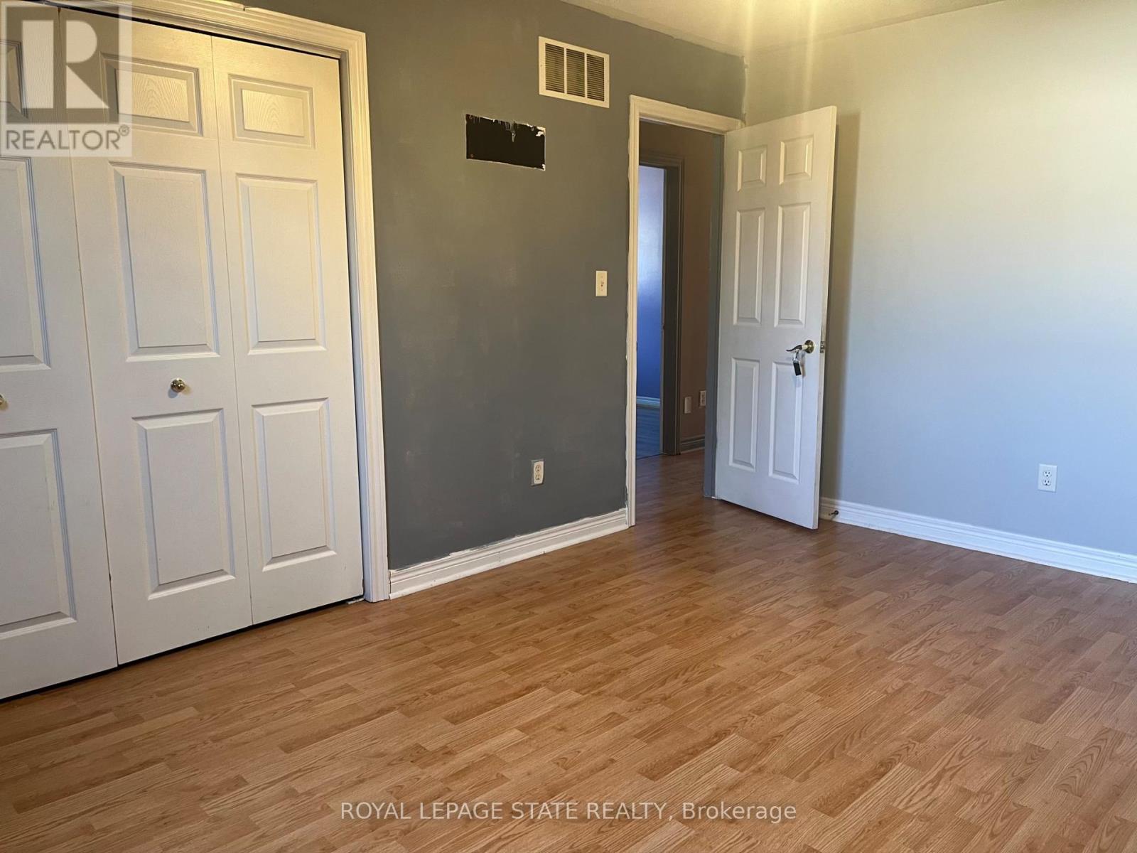 17 Mapleview Drive, Haldimand, Ontario  N0A 1H0 - Photo 14 - X12311928