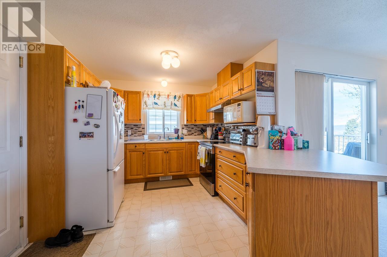 726 Dunrobin Drive Unit# 4, Kamloops, British Columbia  V1S 1X3 - Photo 6 - 10357570
