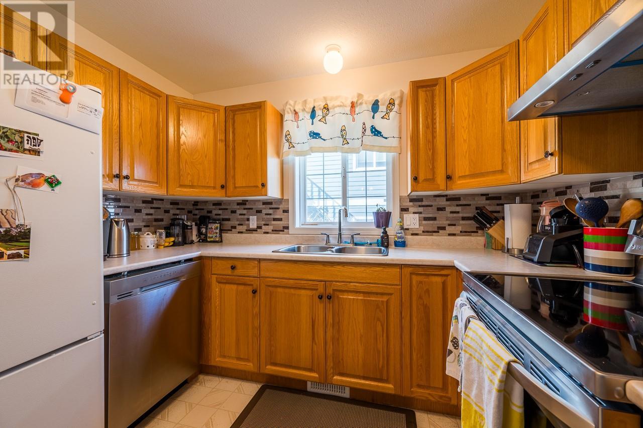 726 Dunrobin Drive Unit# 4, Kamloops, British Columbia  V1S 1X3 - Photo 7 - 10357570