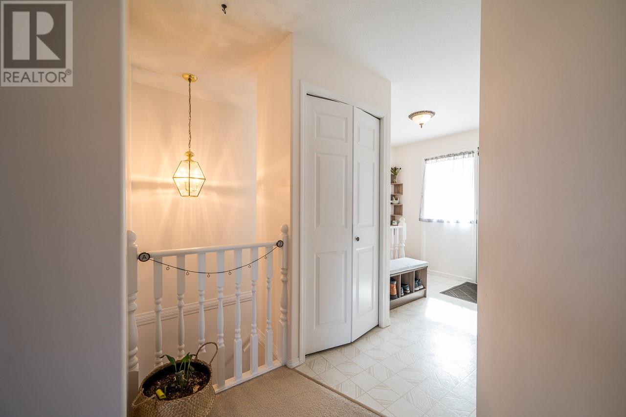 726 Dunrobin Drive Unit# 4, Kamloops, British Columbia  V1S 1X3 - Photo 8 - 10357570