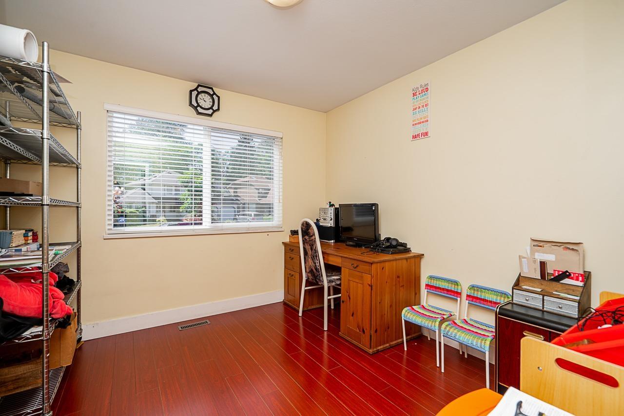 8682 143a Avenue, Surrey, British Columbia V3W 0K4 - Photo 9 - R3031060