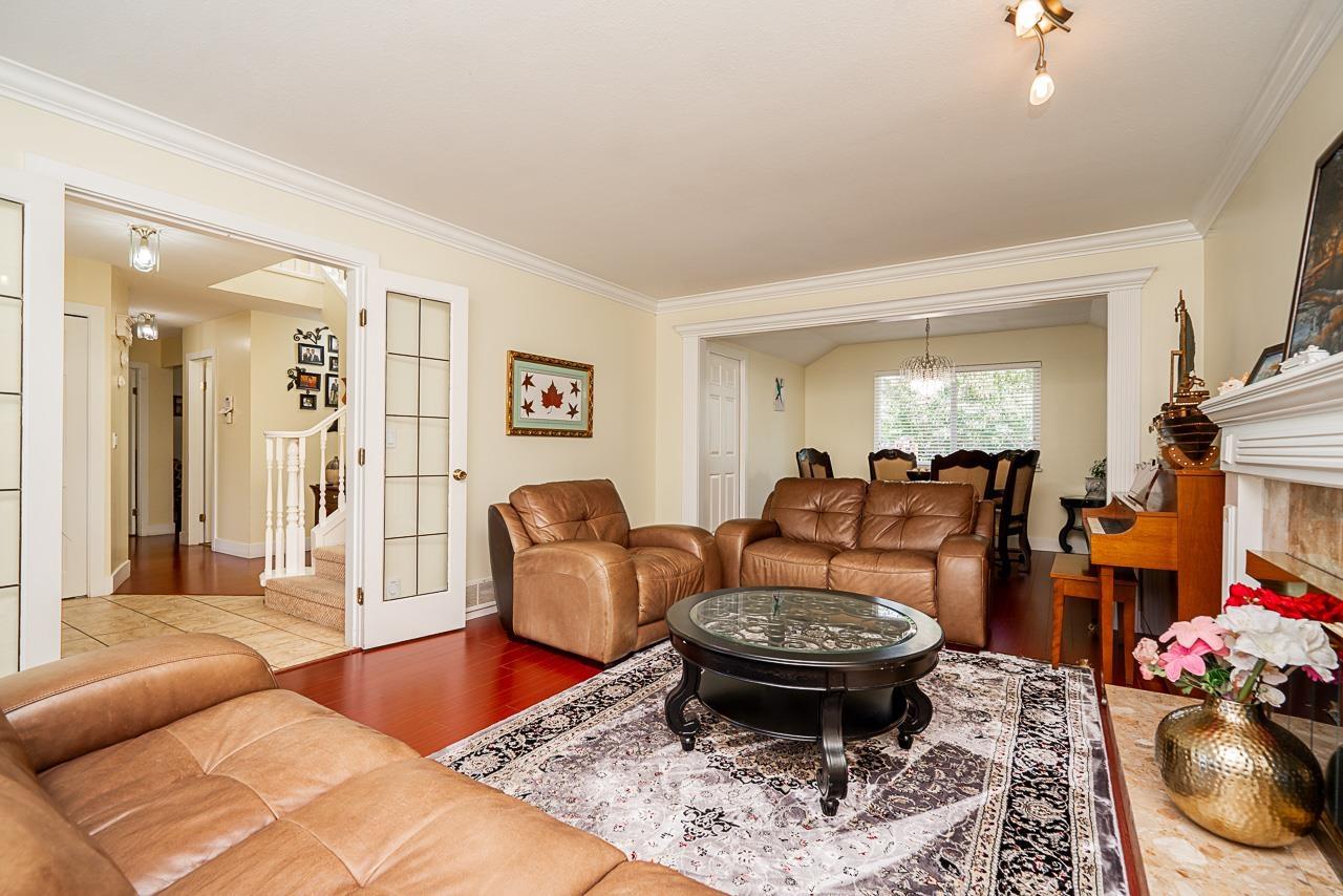 8682 143a Avenue, Surrey, British Columbia V3W 0K4 - Photo 3 - R3031060