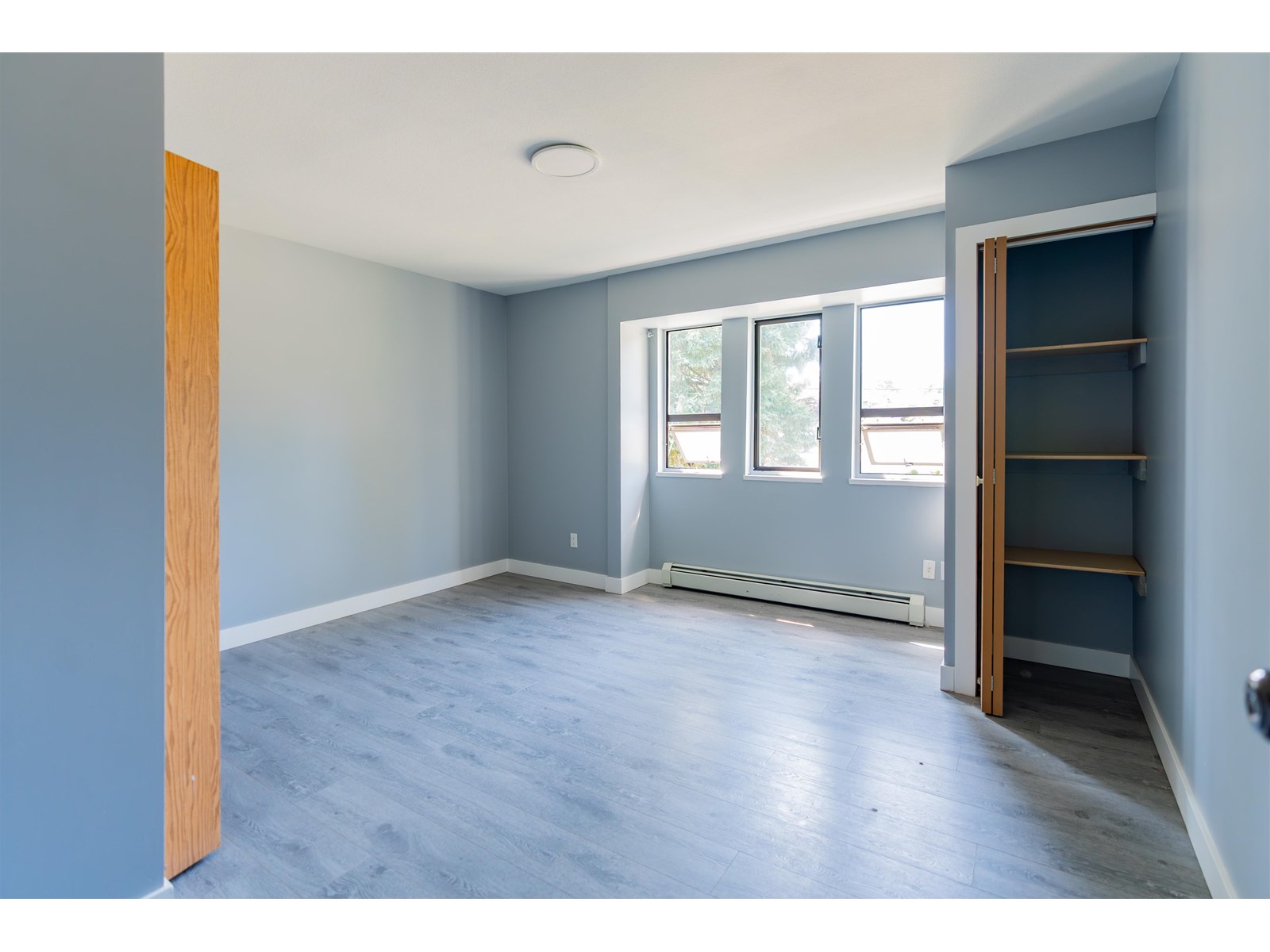 Property at 13174 111 AVENUE image 3