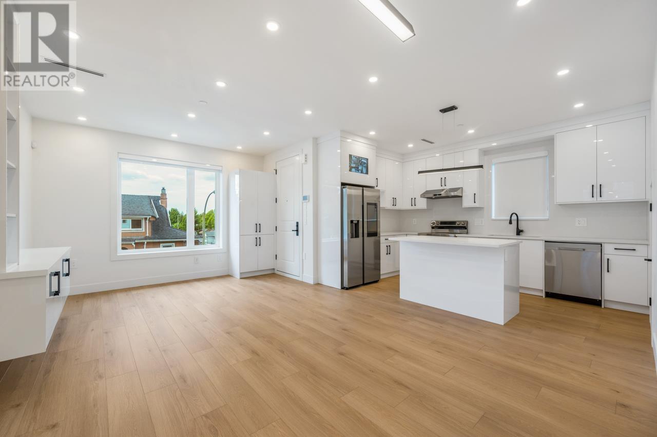 Property at 3 3090 VANNESS AVENUE image 2