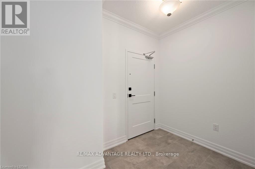 102 - 480 Callaway Road, London North, Ontario  N6G 0Z3 - Photo 5 - X12311969