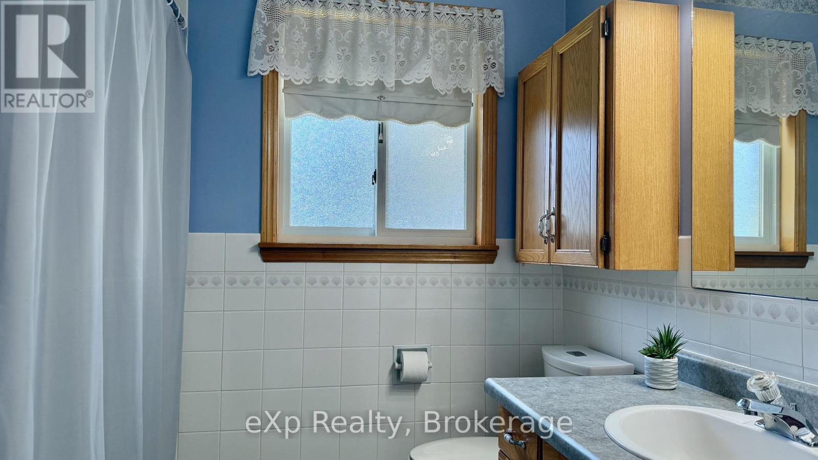 655 17th Street Crescent, Hanover, Ontario  N4N 3S7 - Photo 14 - X12236739