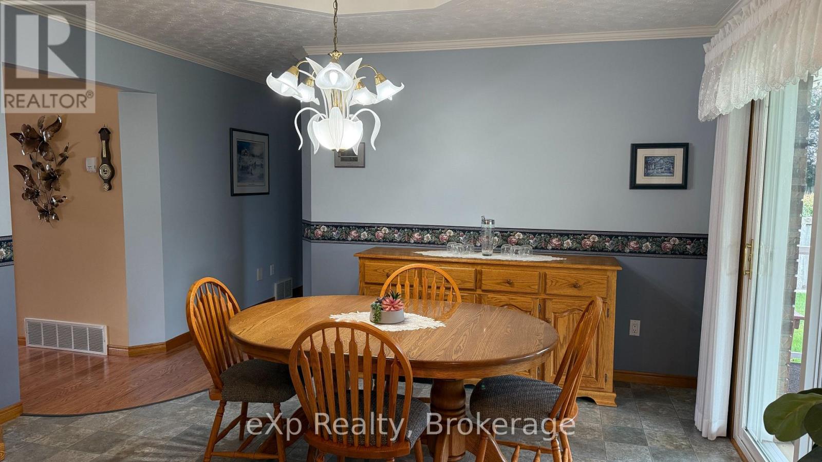 655 17th Street Crescent, Hanover, Ontario  N4N 3S7 - Photo 11 - X12236739