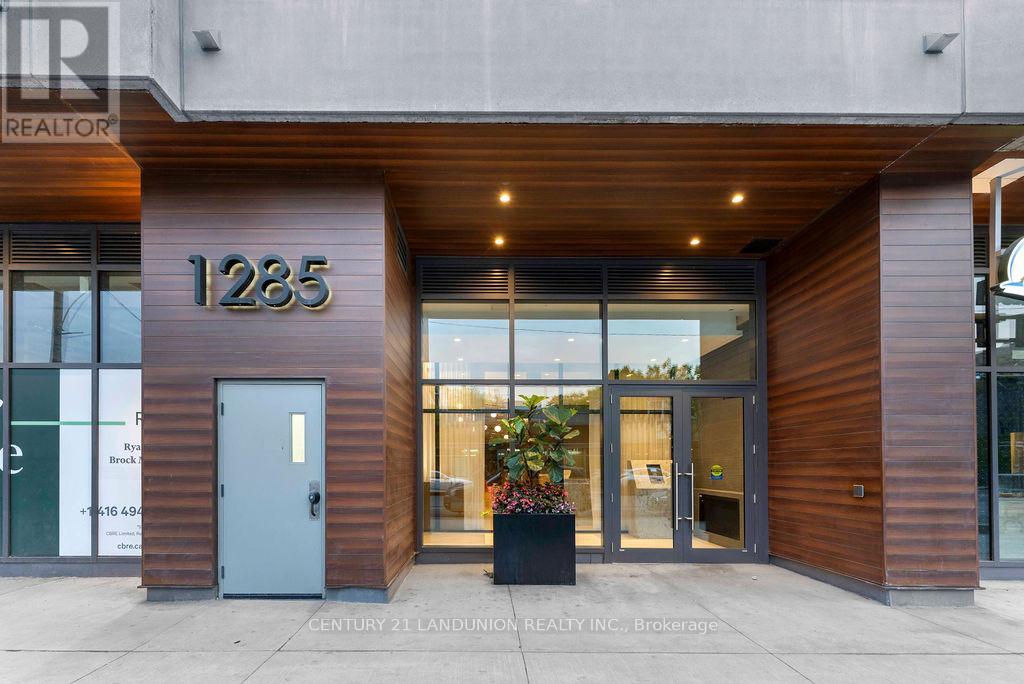 Property at 102 - 1285 QUEEN STREET E image 1