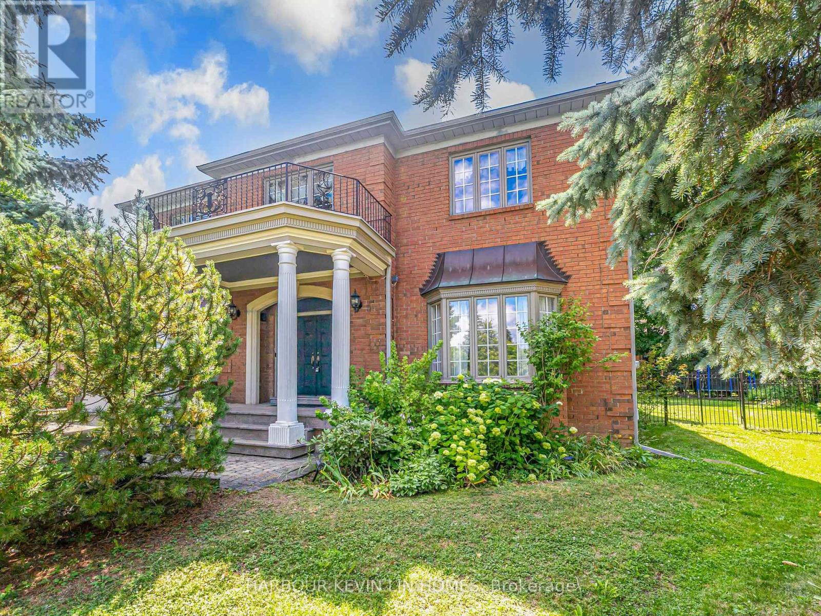 Property at 10 EDMUND CRESCENT image 4