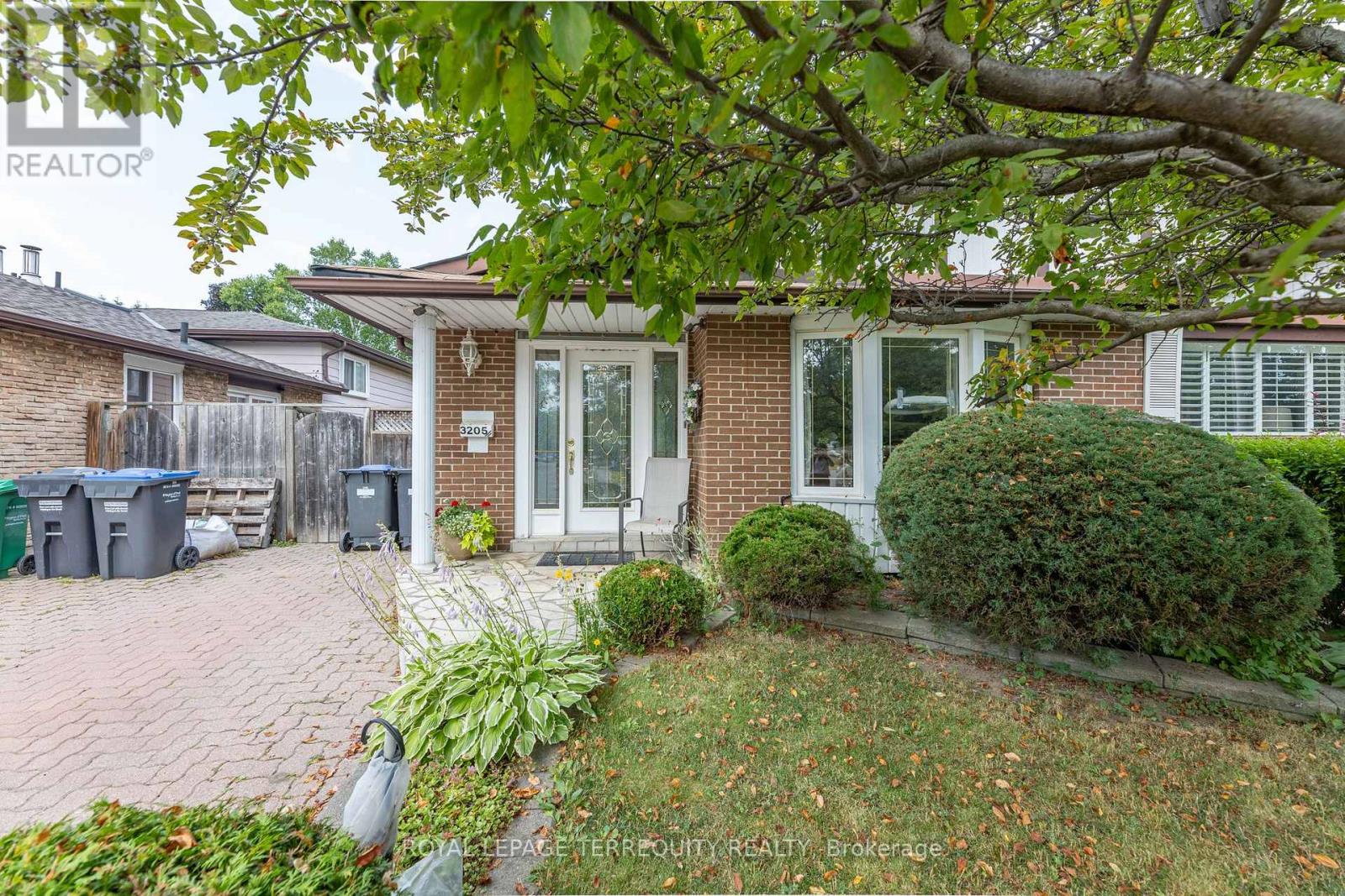 Property at 3205 GWENDALE CRESCENT image 3