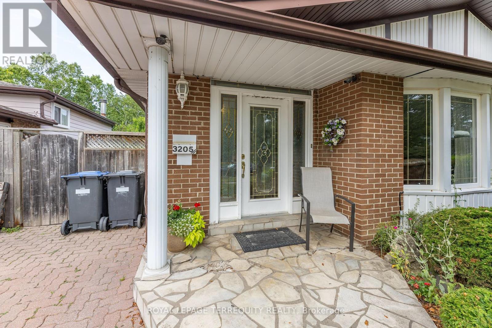 Property at 3205 GWENDALE CRESCENT image 4