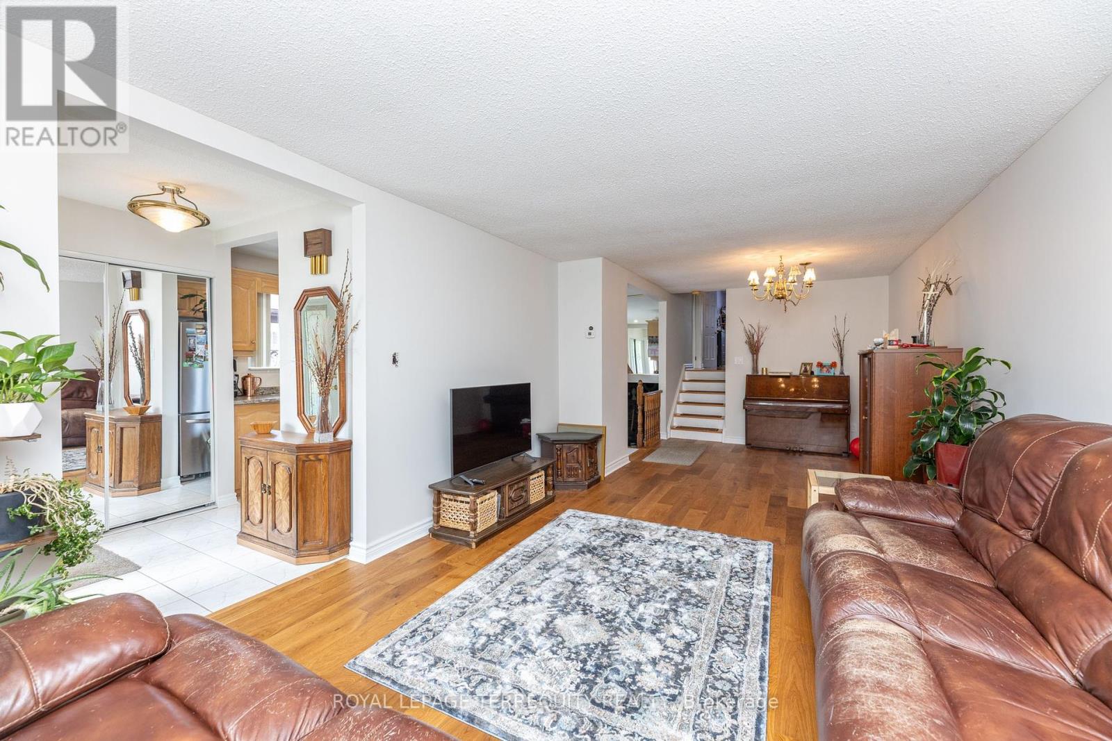 3205 Gwendale Crescent, Mississauga, Ontario  L5A 3B6 - Photo 7 - W12311989