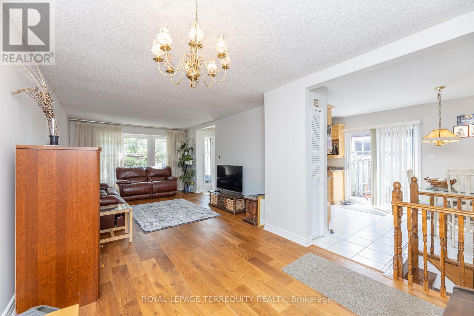 3205 Gwendale Crescent, Mississauga, Ontario  L5A 3B6 - Photo 8 - W12311989