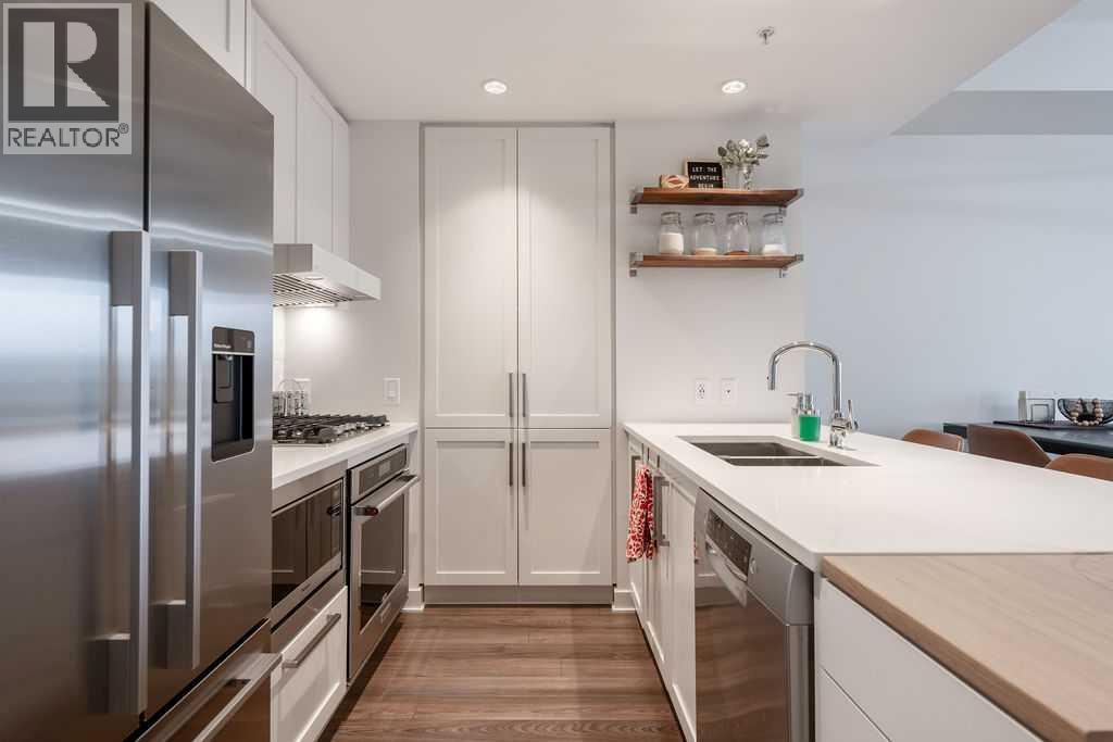 Property at 411, 46 9 Street NE image 4