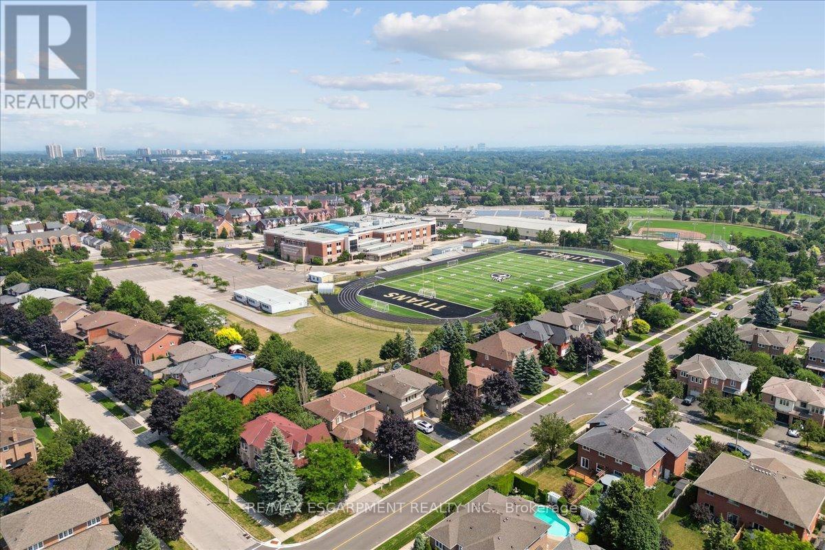 105 River Glen Boulevard, Oakville, Ontario  L6H 5Z5 - Photo 35 - W12293520