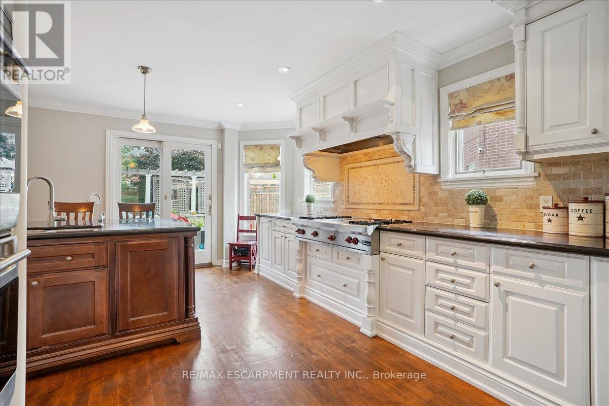 Property at 105 RIVER GLEN BOULEVARD image 5