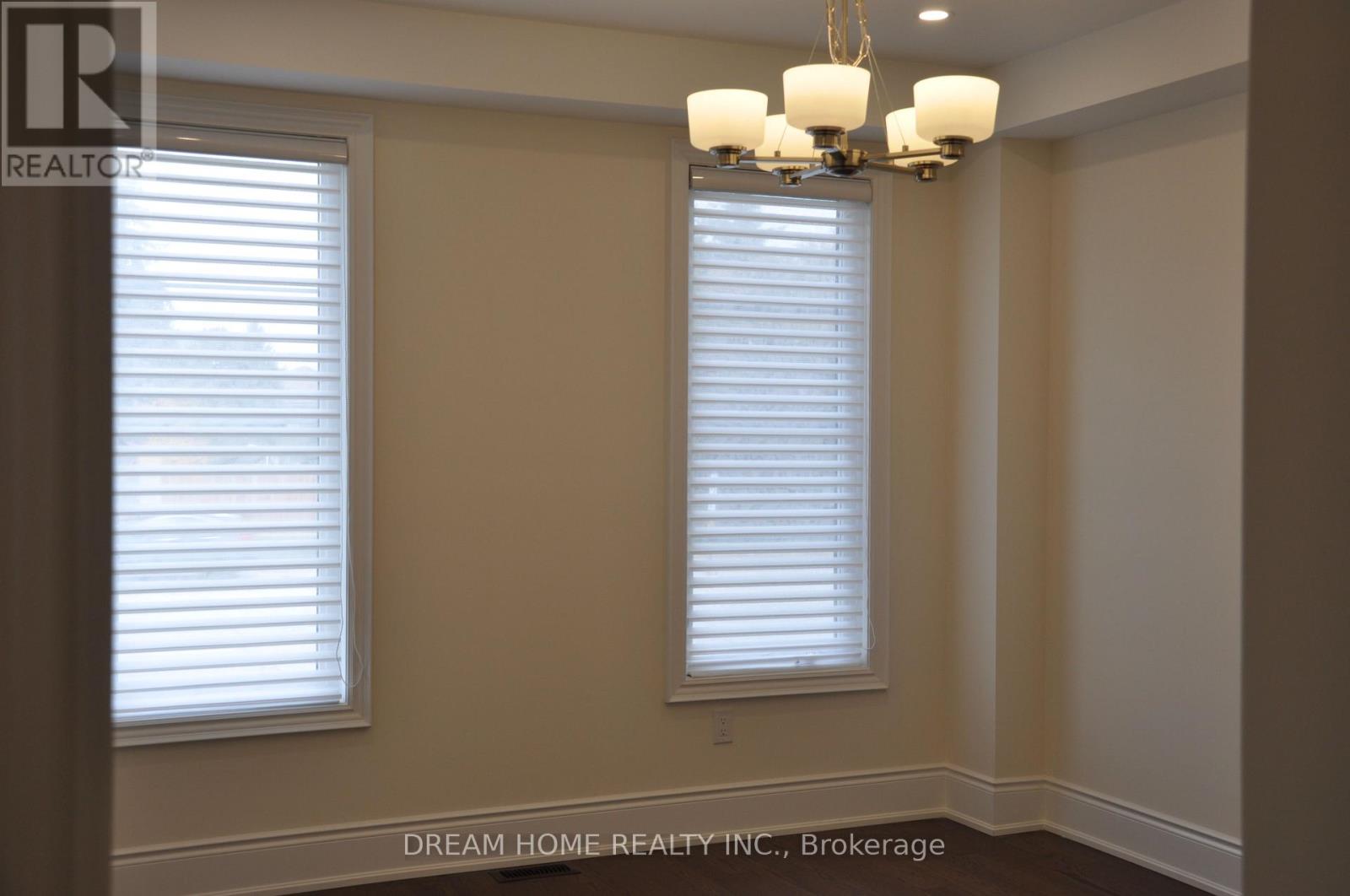 9382 Bayveiw Avenue, Richmond Hill, Ontario  L4C 4Z2 - Photo 6 - N12311994