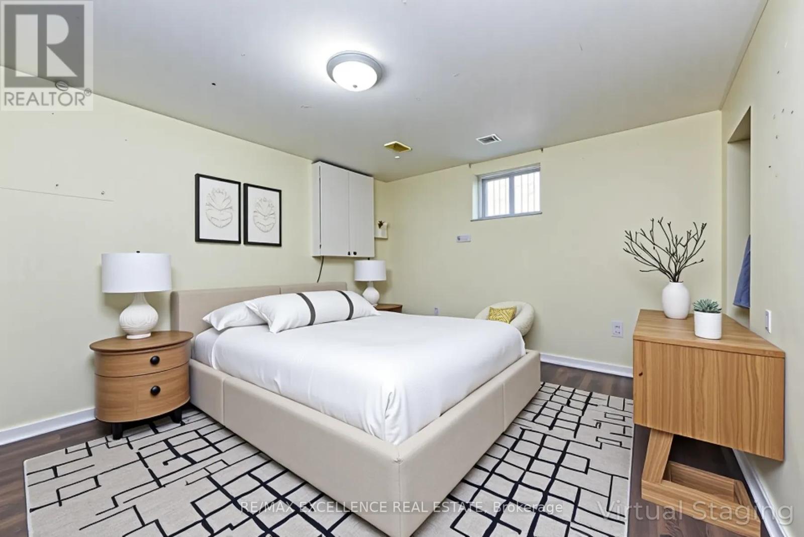 7396 Sills Road, Mississauga (Malton), Ontario L4T 2K1 - Photo 16 - W12311998