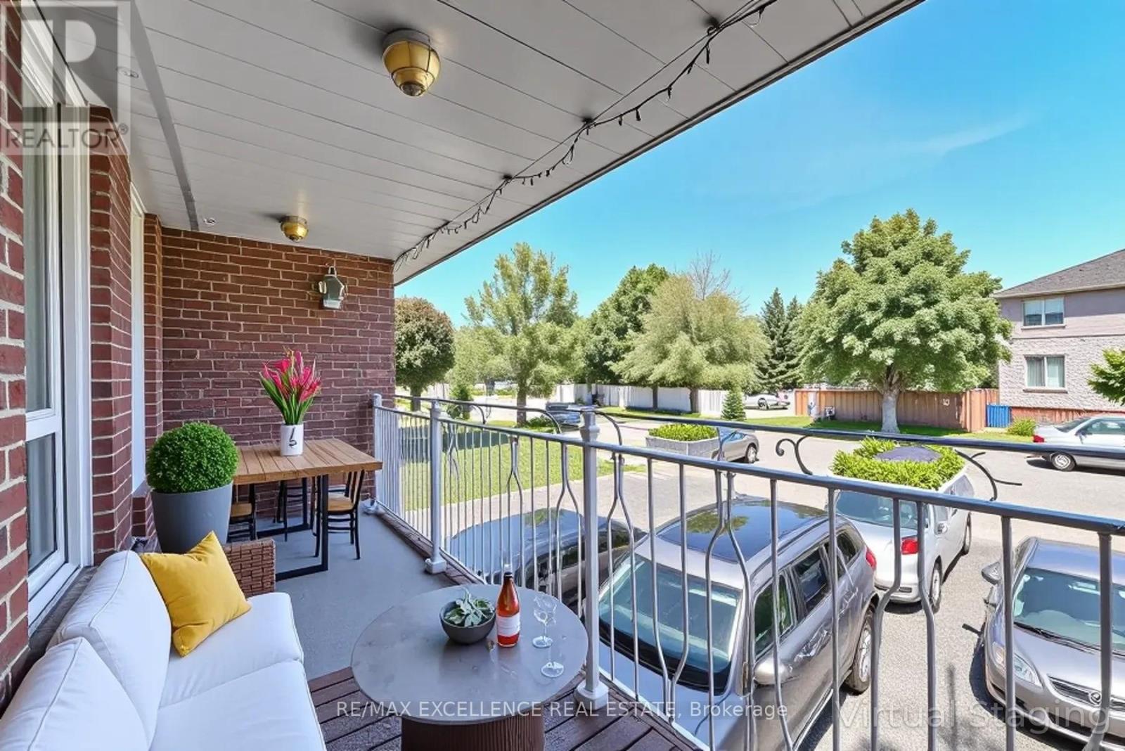 7396 Sills Road, Mississauga (Malton), Ontario L4T 2K1 - Photo 6 - W12311998