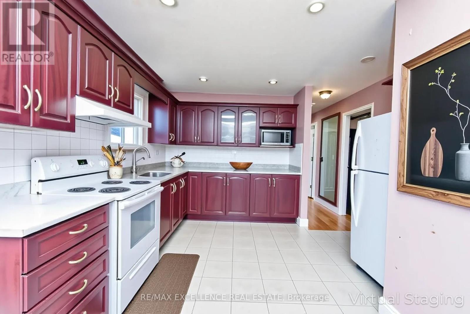 7396 Sills Road, Mississauga (Malton), Ontario L4T 2K1 - Photo 8 - W12311998