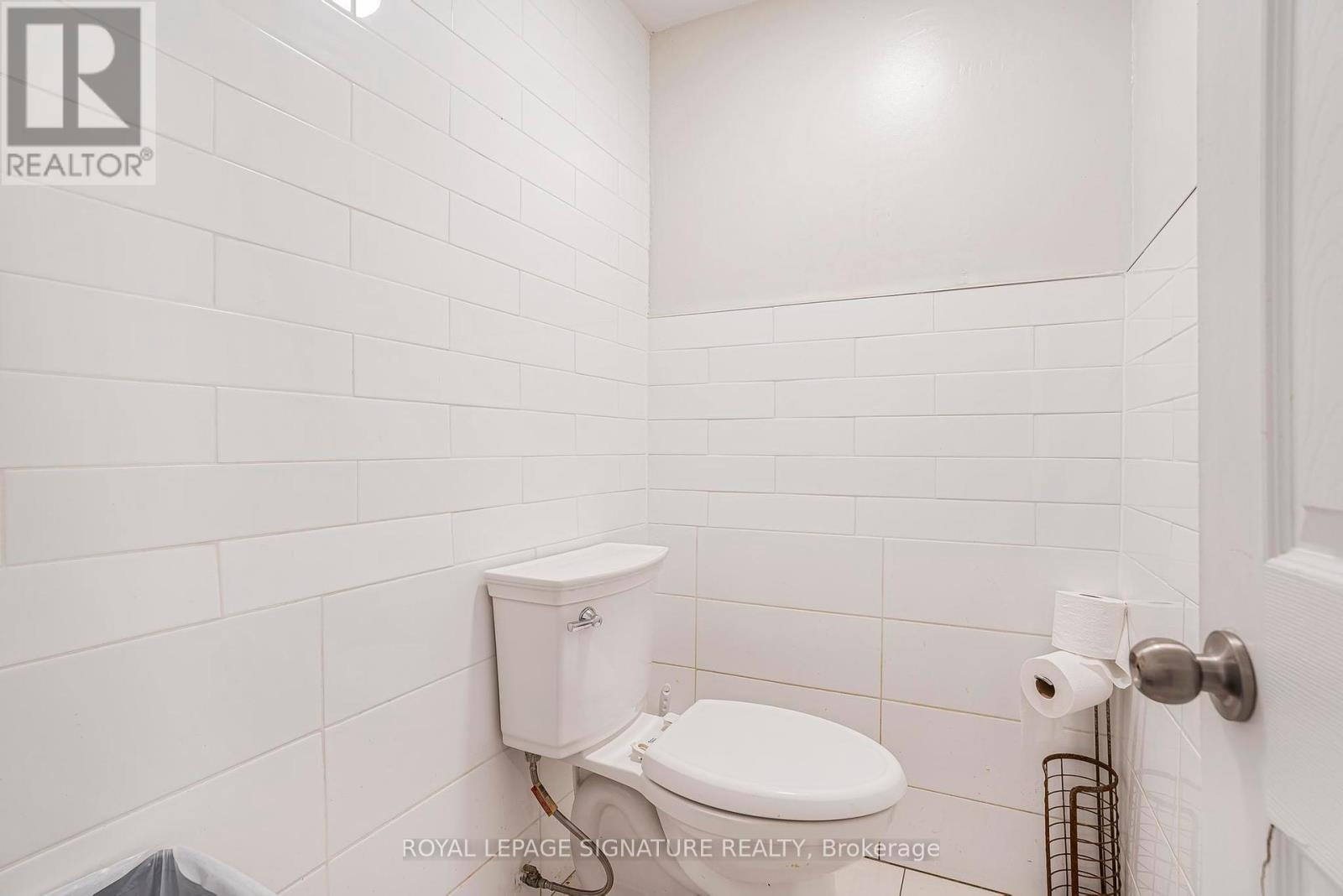 978 Pape Avenue, Toronto, Ontario  M4K 3V7 - Photo 15 - E12306901