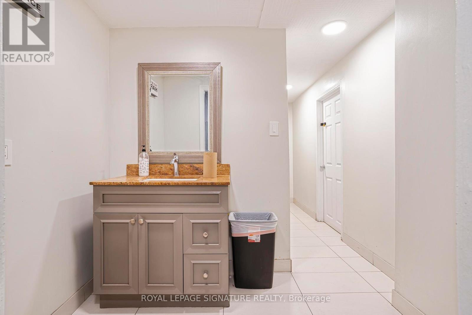 978 Pape Avenue, Toronto, Ontario  M4K 3V7 - Photo 14 - E12306901
