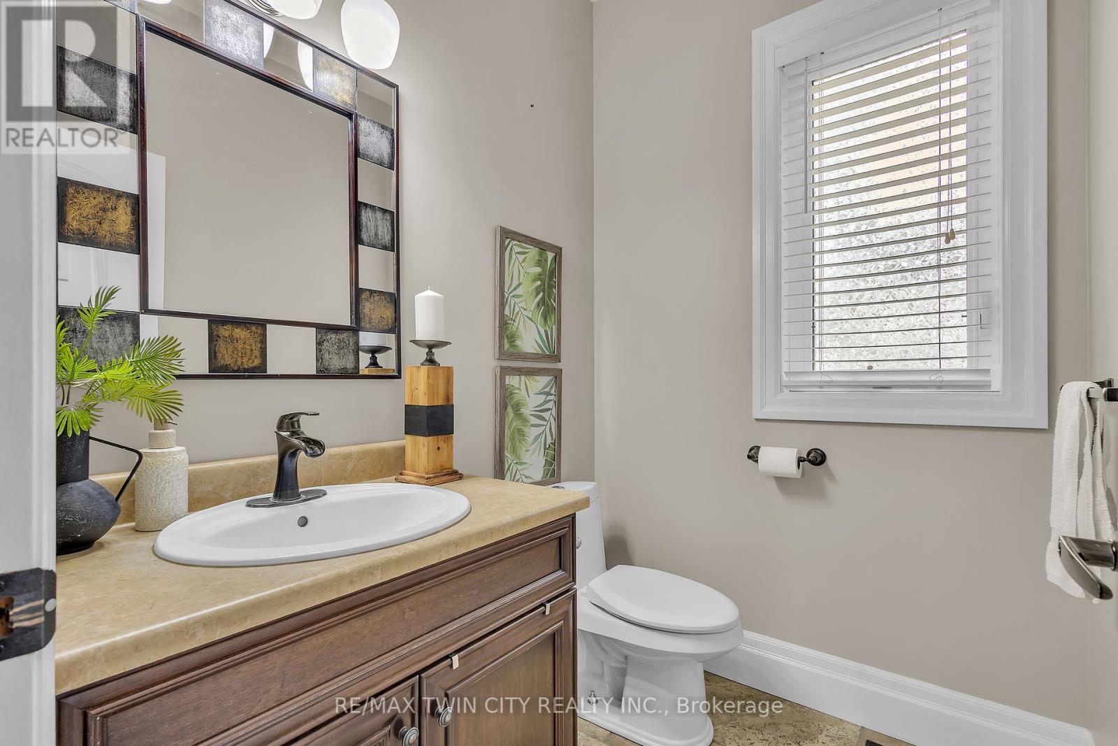 224 Paige Place, Kitchener, Ontario  N2K 4P5 - Photo 10 - X12312024