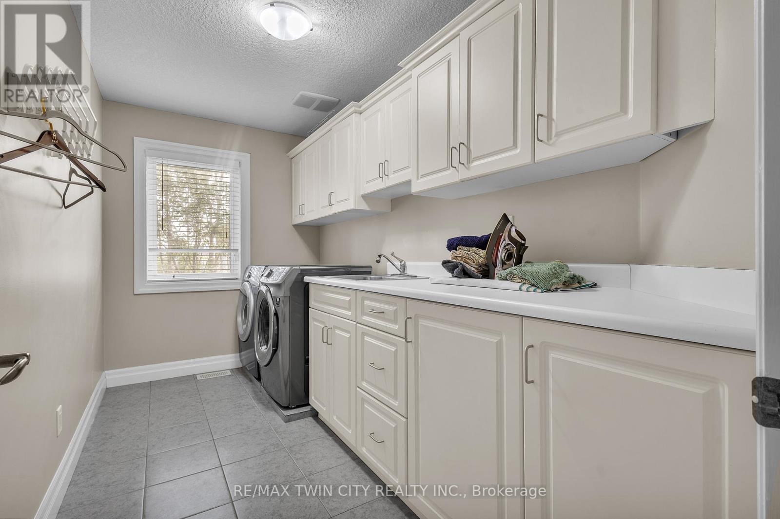 224 Paige Place, Kitchener, Ontario  N2K 4P5 - Photo 33 - X12312024