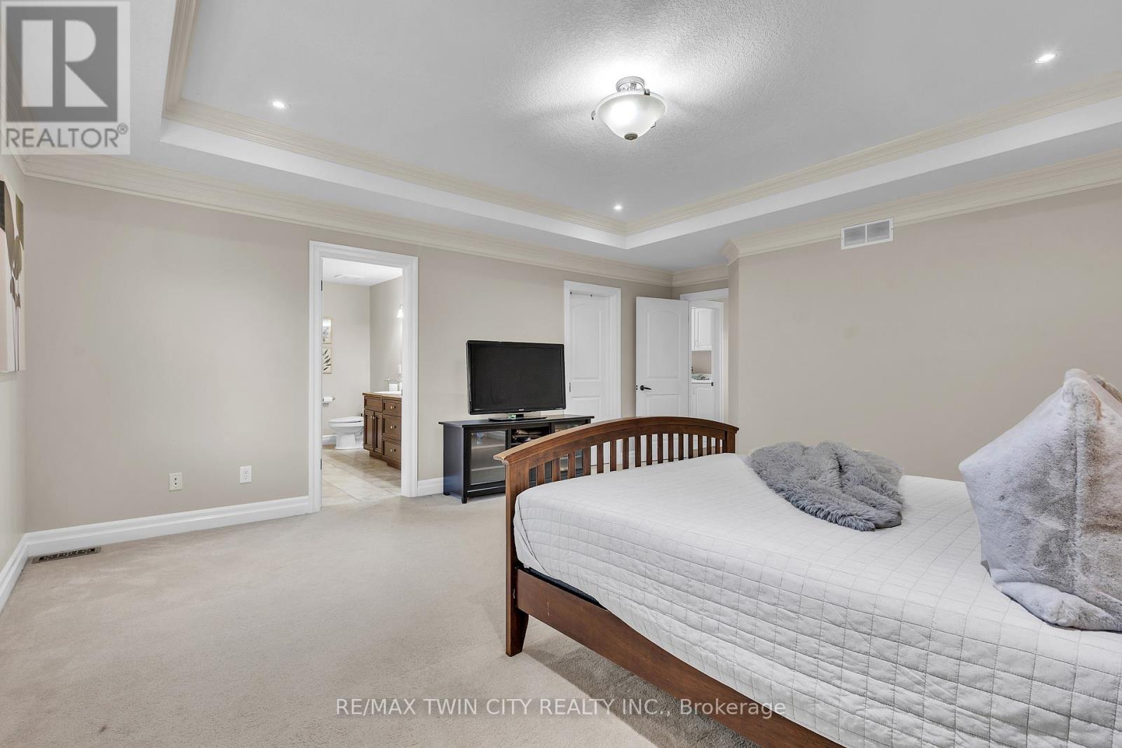 224 Paige Place, Kitchener, Ontario  N2K 4P5 - Photo 36 - X12312024