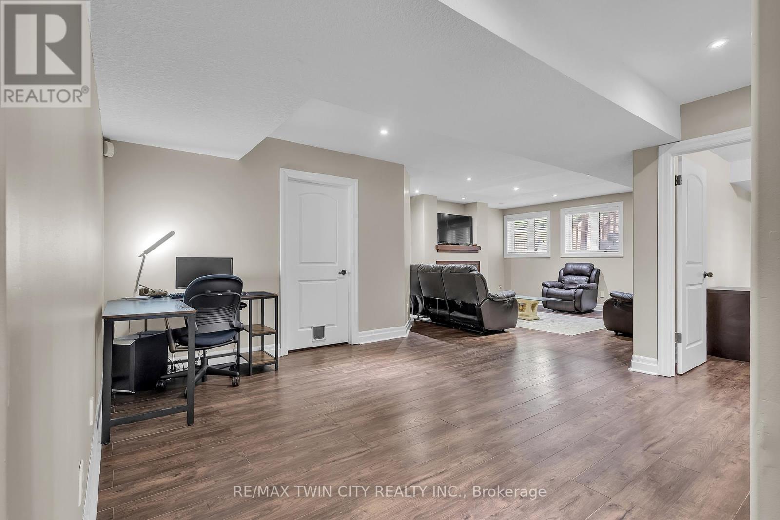 224 Paige Place, Kitchener, Ontario  N2K 4P5 - Photo 40 - X12312024