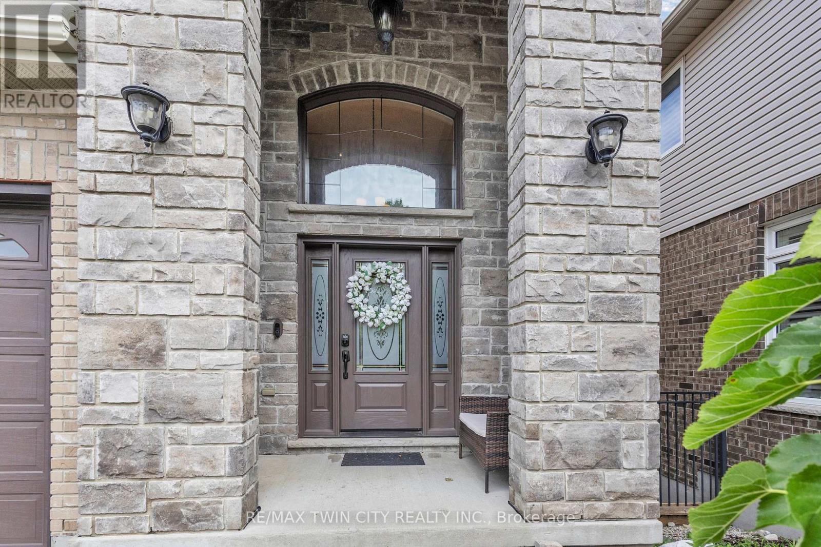 224 Paige Place, Kitchener, Ontario  N2K 4P5 - Photo 7 - X12312024