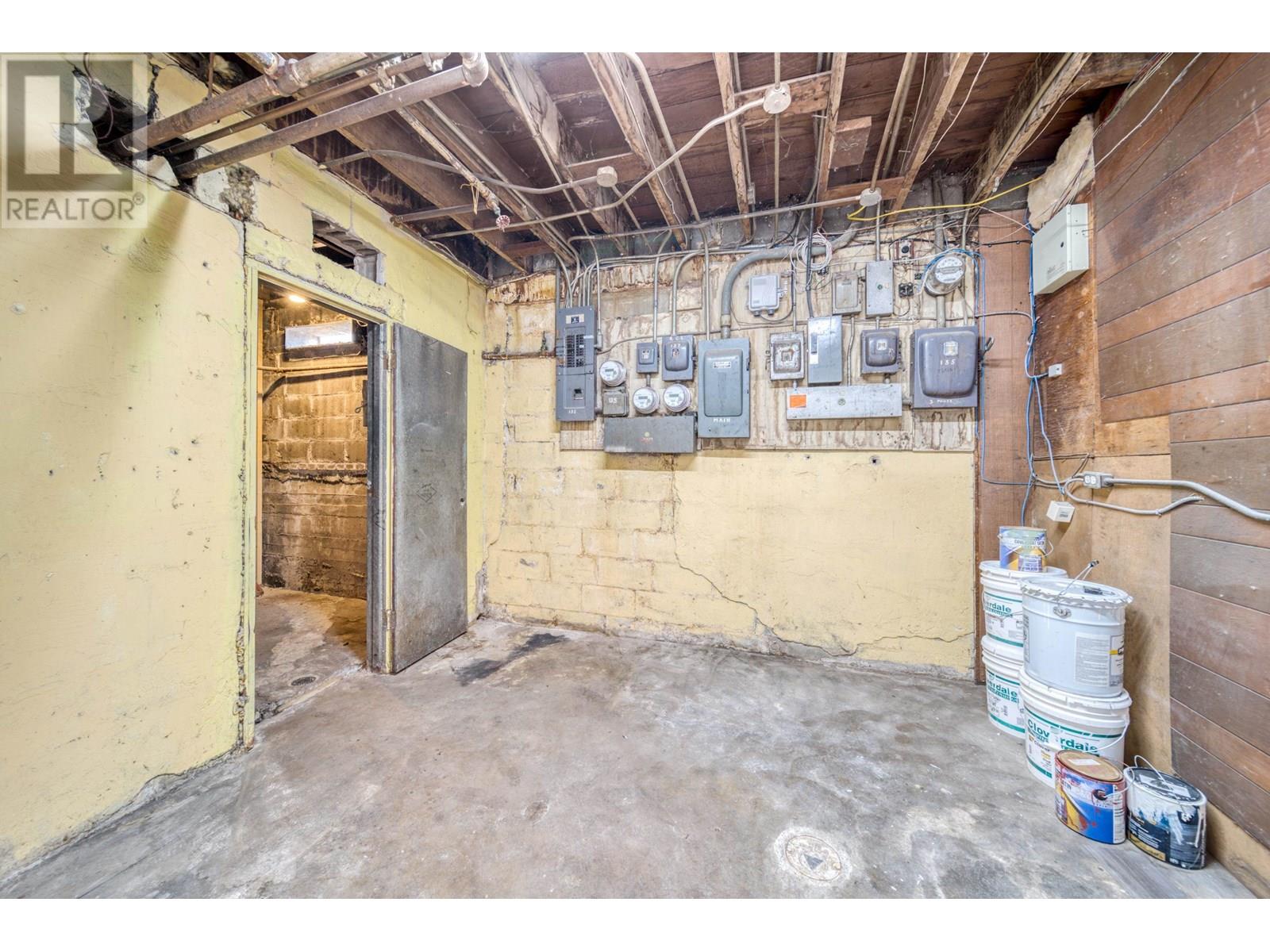 137 E Columbia Street, New Westminster, British Columbia  V3L 3V9 - Photo 9 - C8071073