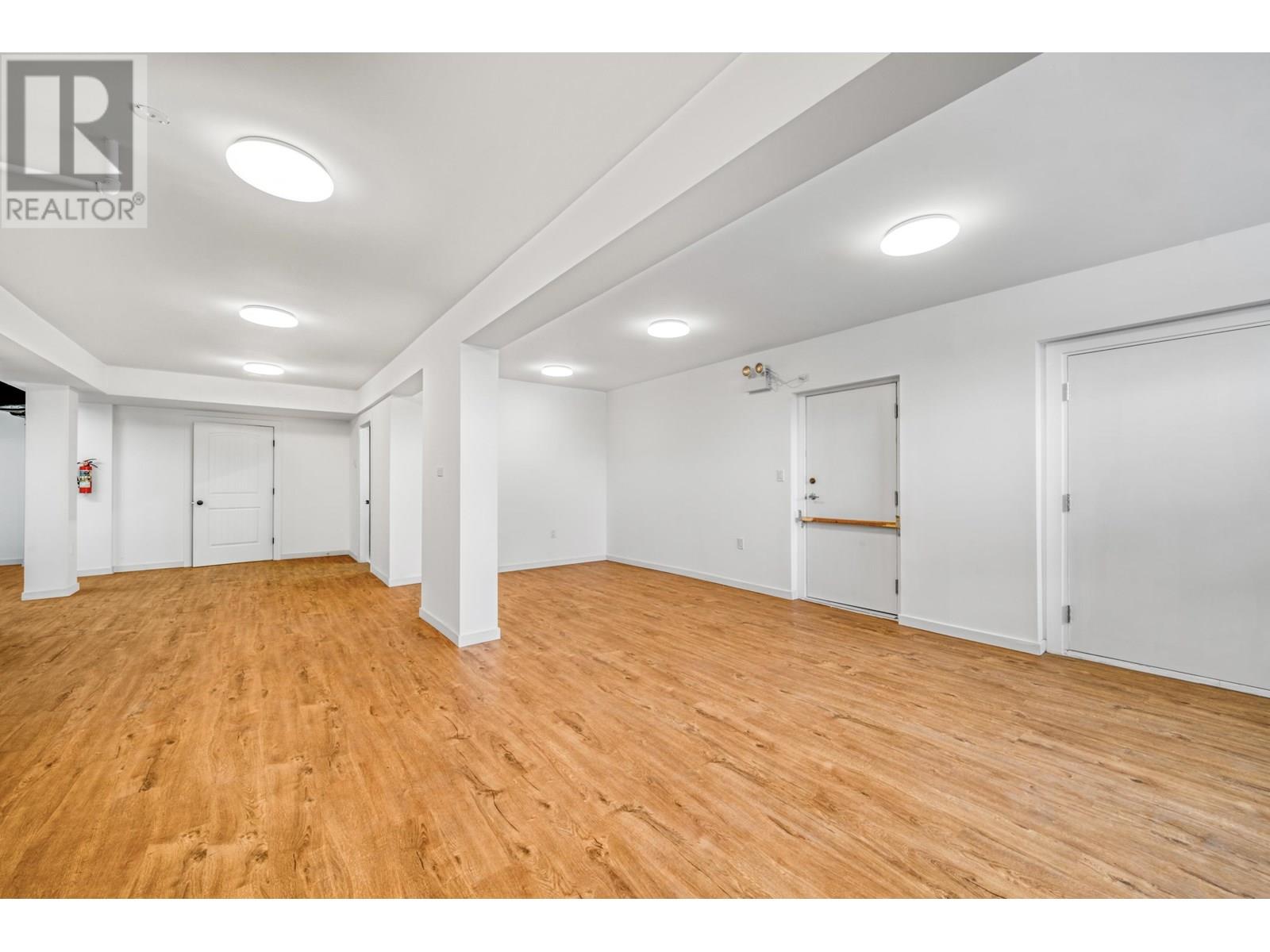 137 E Columbia Street, New Westminster, British Columbia  V3L 3V9 - Photo 5 - C8071073