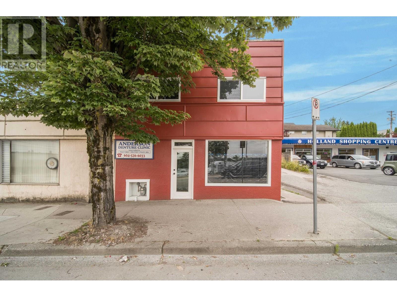 137 E Columbia Street, New Westminster, British Columbia  V3L 3V9 - Photo 3 - C8071073