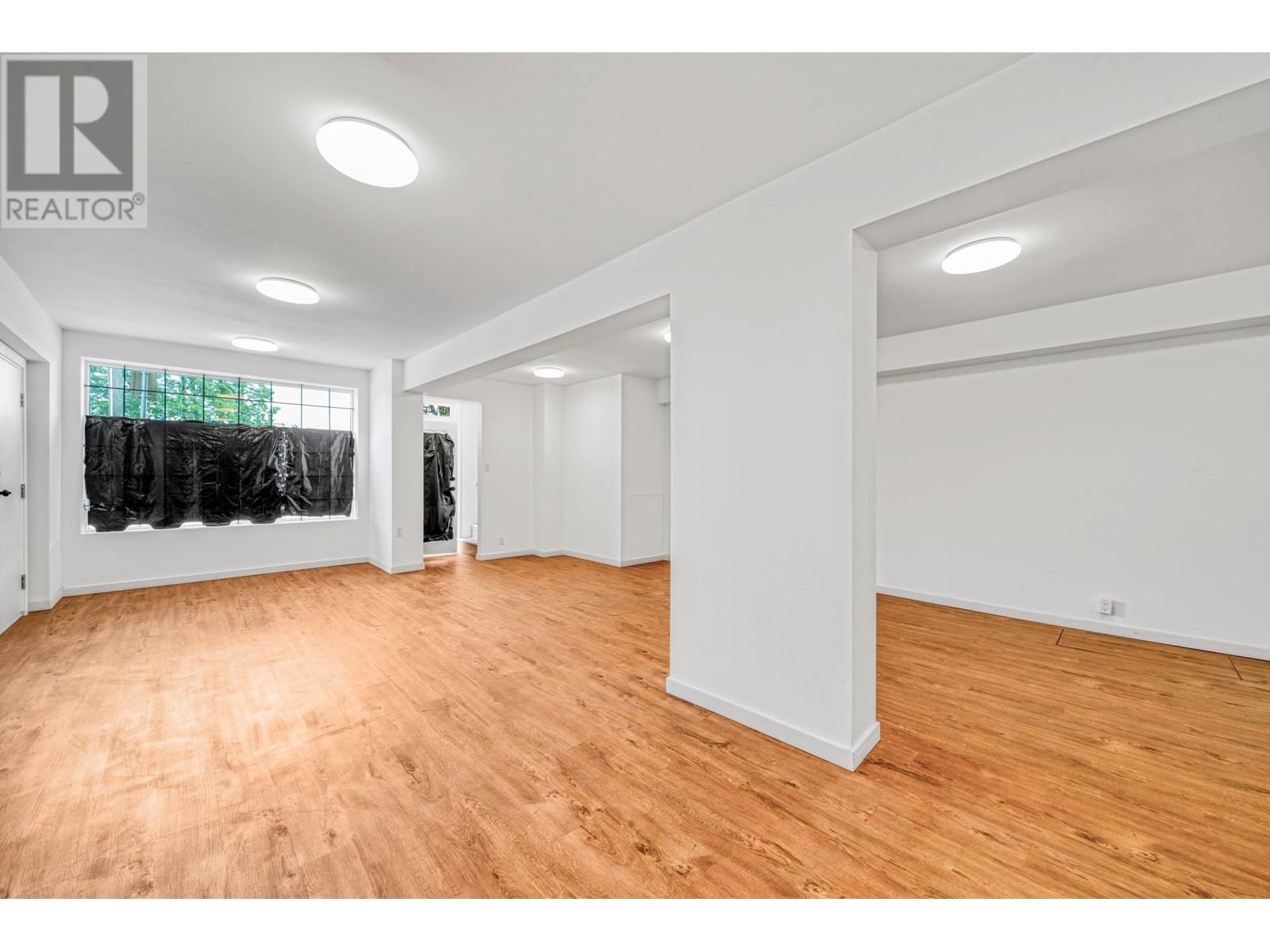 137 E Columbia Street, New Westminster, British Columbia  V3L 3V9 - Photo 7 - C8071073