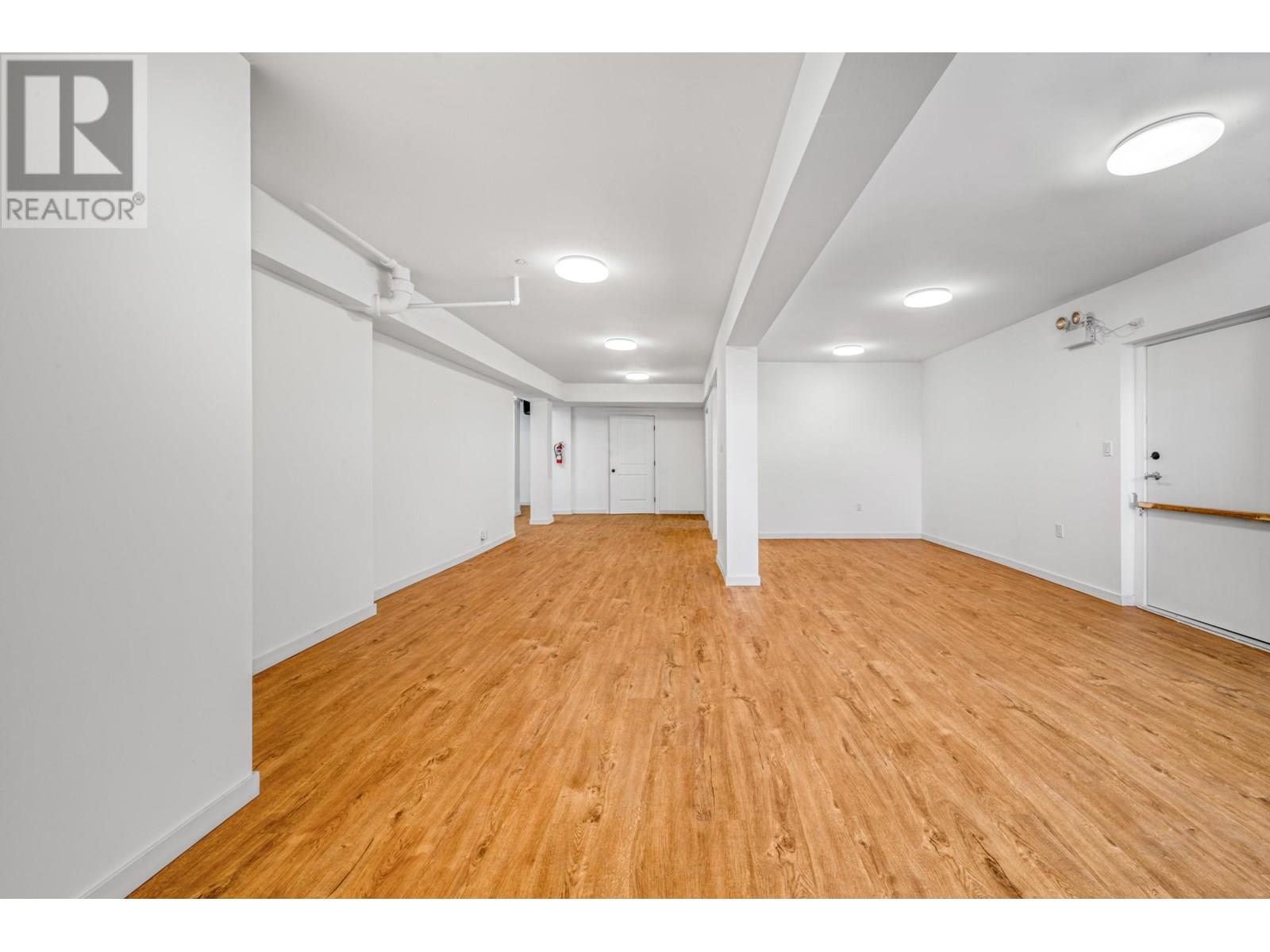 137 E Columbia Street, New Westminster, British Columbia  V3L 3V9 - Photo 4 - C8071073